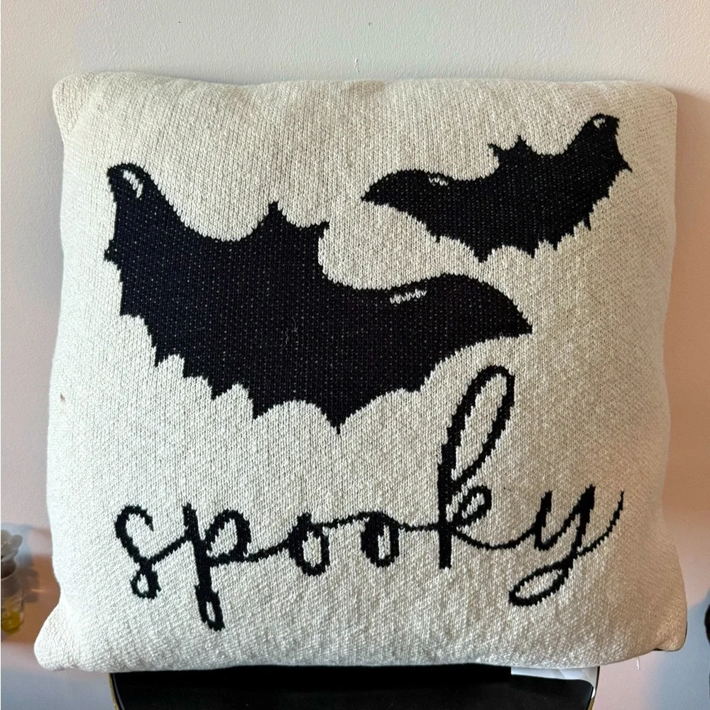 NEW. C&F Home Halloween Spooky Bat Pillow throw. Double Sided. 20” X 20”. 🦇 🎃